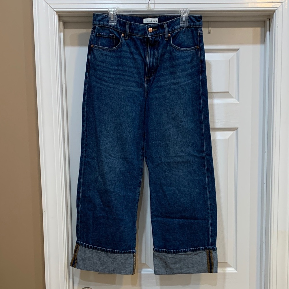Loft Blue Jeans. Wide leg cropped cuff. Sz 28/6. Euc.